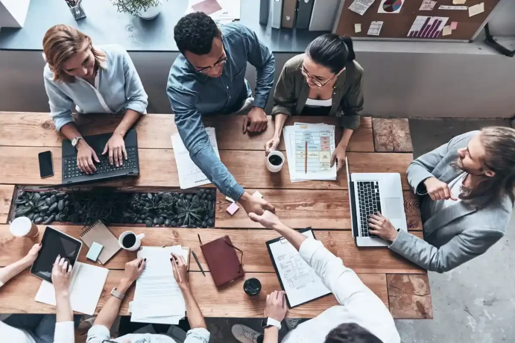 Relaciones Públicas o Publicidad: ¿Qué le conviene más a tu marca o negocio? – Liliana Cortés